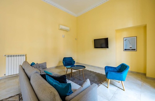 Naples City Centre Apartment | 200 m² Apartment ∙ 3 bedrooms ∙ 8 guests