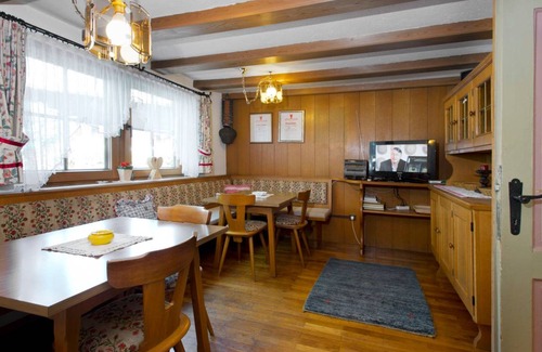 Finsing House | 200 m² House ∙ 1 bedroom ∙ 8 guests