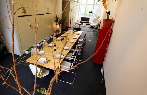 Moabit Apartment | 200 qm LOFT am Fluss für Freunde und Familien !