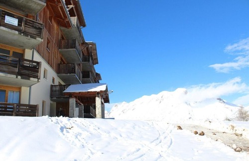 Saint-Etienne-en-Devoluy Apartment | 200m from resort center, 2nd floor, view mountain, balcony, tv, ski locker, 32m², Superdévoluy