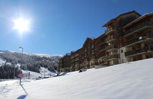 Saint-Etienne-en-Devoluy Apartment | 200m from resort center, 2nd floor, view mountain, balcony, tv, ski locker, 32m², Superdévoluy