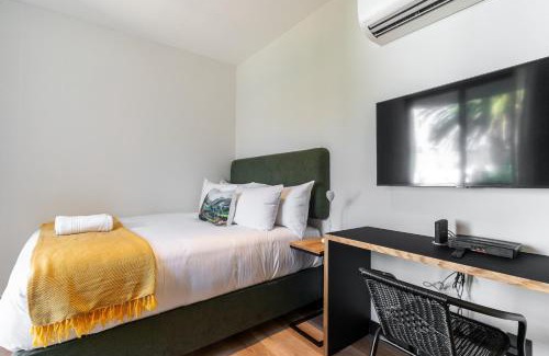 Sea Point Apartment | 202 Marvol - Studio Apartment in Sea Point Near Beaches Cafes