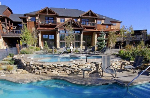 Peak 9 Apartment | 2023-4 Grand Timber One Bdr MASTER Ski-in/out 5 Star Breck, CO