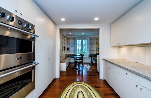 Stevensville House | (2026 OPEN!) Luxurious and Private Lakefront Estate!