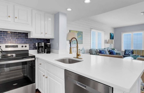 Isle of Palms Apartment | 204 B Port O Call by Avantstay Beachfront Condo!