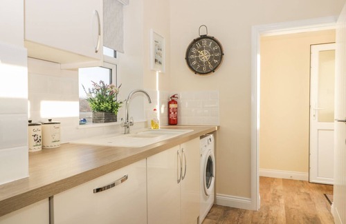 Marske-by-the-Sea Cottage | 204 SEA VIEW HOUSE, pet friendly, with open fire in Marske-By-The-Sea