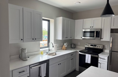 Old Market Apartment | #205 Spacious Boutique Apt, Near UNMC, Blackstone, Midtown