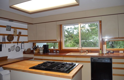 Cape May Point House | 207 Lincoln Avenue - 1 Block To The Beach!