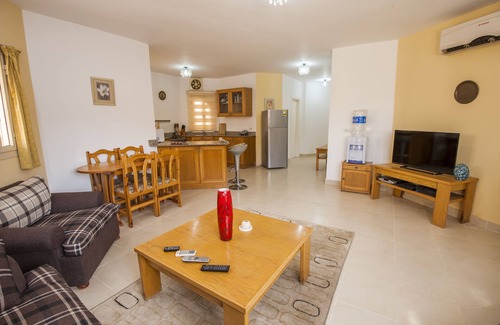 Al Mamsha El Seyahi Apartment | 208 - Close to beaches and all amenities. Central location. 2 large pools. WiFi.