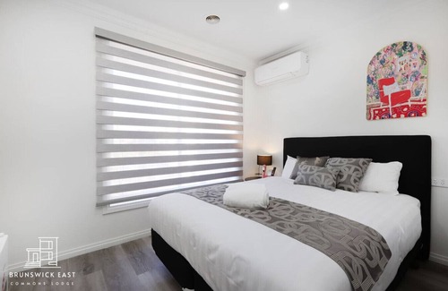 Brunswick East Bed & Breakfast | 208 Luxe Queen Bedroom w/Private Ensuite Fast WiFi 24/7 Security 18 mins tram to CBD
