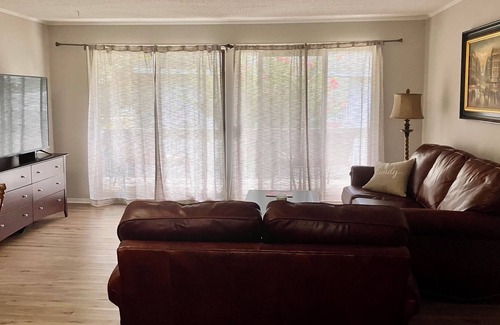 Daphne Condo | 2090 Cozy Upstairs 2 Bedroom Condo on Mobile Bay