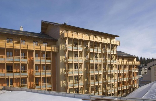 Font-Romeu-Odeillo-Via Apartment | 20m from ski lifts, fitness, swimming pool, sauna, hammam, terrace, balcony, tv, ski locker, 66m²