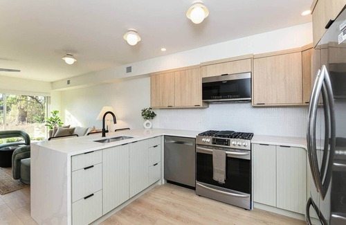 Hornby Island Apartment | #212 Eagle at Hornby Island Resort