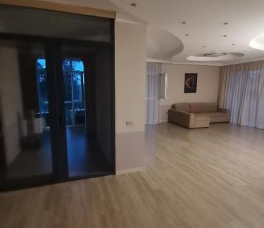 Magnetiti Apartment | 216м апартаменты на пляже Уреки для отдыха большой семьи или компании