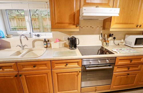 Nettleham Cottage | 22 BECKSIDE, family friendly, character holiday cottage in Nettleham