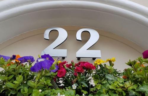 Londonderry House | 22 The Square