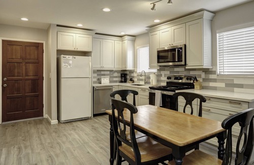 Motel District House | 220 #7 Ocean View Ave 2 Bedroom Condo by Redawning