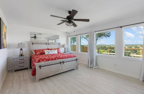 Kerrville House | 223 m² House ∙ 4 bedrooms ∙ 12 guests
