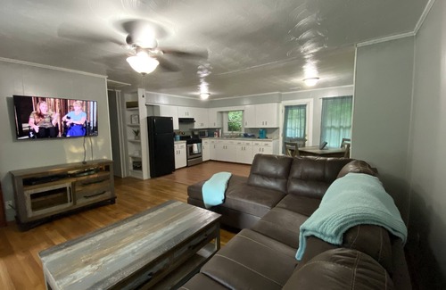 Andrews House | 225 The Creek - Peaceful & Cozy