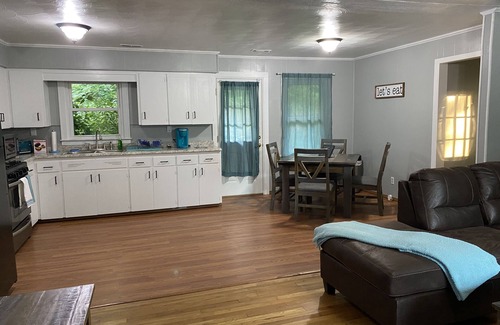 Andrews House | 225 The Creek - Peaceful & Cozy