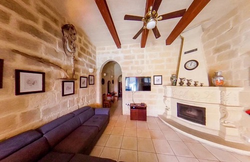 San Lawrenz House | 230 m² House ∙ 4 bedrooms ∙ 10 guests