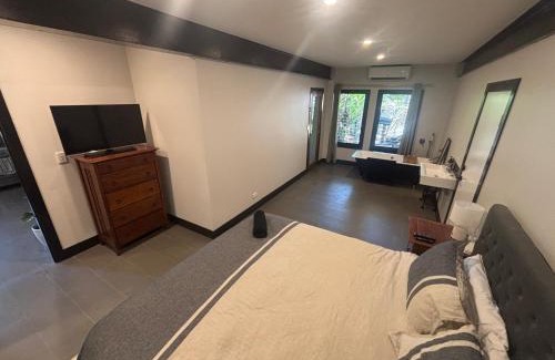 Everton Hills Apartment | 24 Elizabeth