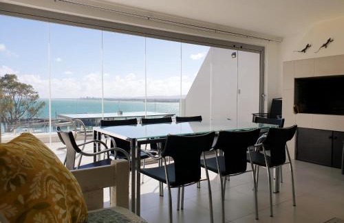 Gordons Bay Central Apartment | '24 Gordonia', Spacious Condo - Sleeps 7, Sea Front, Easy Beach access