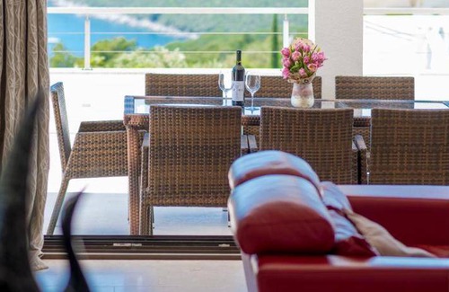 Lustica Villa | 240 m² Villa ∙ 4 bedrooms ∙ 8 guests