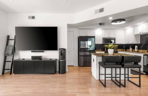 Tempe Villa | 2402 E. 5th Street #1565