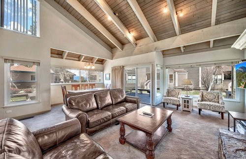 South Lake Tahoe House | 241 m² House ∙ 5 bedrooms ∙ 12 guests
