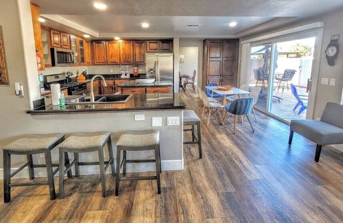 Silverado Ranch House | #24Villa w/Pool&Spa: mins to LVStrip/Green Valley