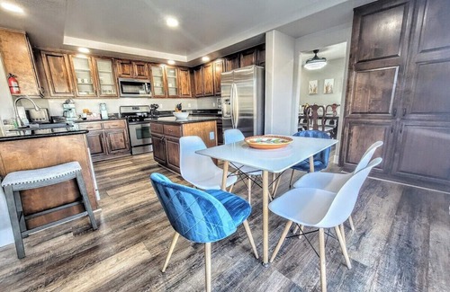 Silverado Ranch House | #24Villa w/Pool&Spa: mins to LVStrip/Green Valley