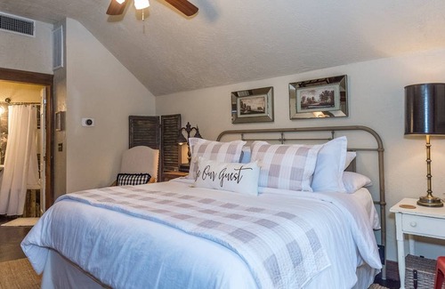 Fredericksburg Cottage | 25 m² Cottage ∙ 1 bedroom ∙ 2 guests