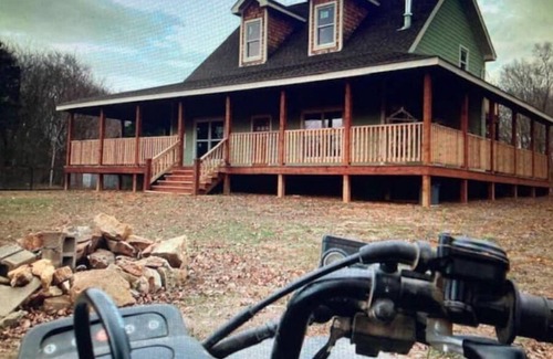 Charlotte House | 25 miles from downtown Nashville