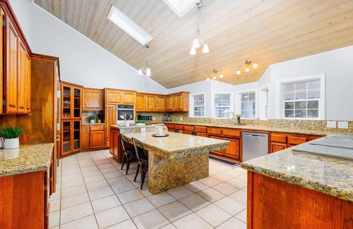 Murrieta House | 25% Off Oct 16-19! Amazing Pool, Hot Tub, V-Ball