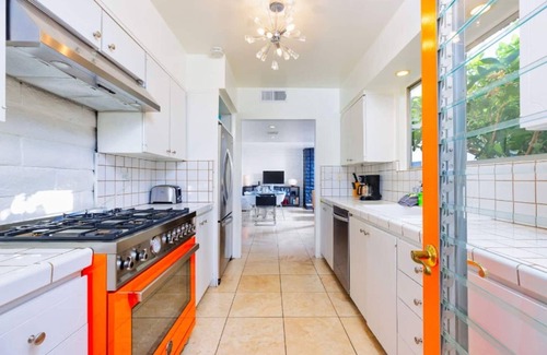 Old Las Palmas Apartment | 25%Off Oct 23-26! Great Reviews/Location -Pool/Spa