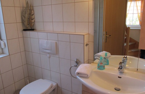 Wurster Nordseekuste House | 250 m v. Beach, several amenities, WiFi, 4 *, fireplace, family