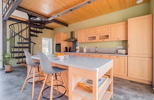 Sommeron House | 250 m² House ∙ 4 bedrooms ∙ 8 guests