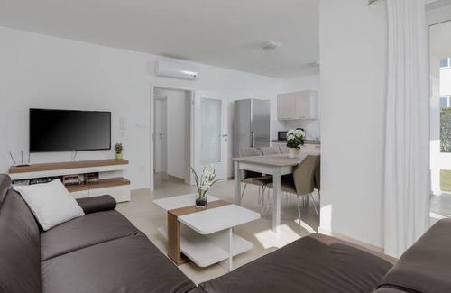 Nova Vas House | 250 m² House ∙ 5 bedrooms ∙ 10 guests