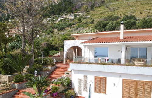 Capo Zafferano Villa | 250 m² Villa ∙ 3 bedrooms ∙ 11 guests