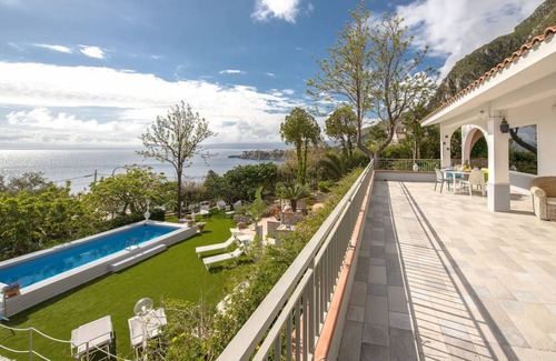 Capo Zafferano Villa | 250 m² Villa ∙ 3 bedrooms ∙ 11 guests