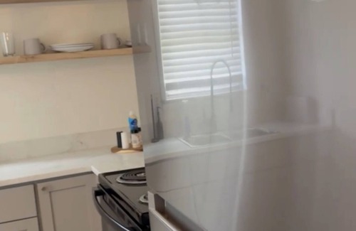 Brownsburg House | $2500/month!:Charming and peaceful 2-bedroom house AC , full kitchen, & Wi-Fi.