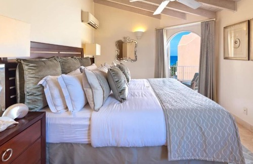 Gibbs Bay Condo | 2500 sq. ft. Two-Bedroom Luxury Beachfront Suite on the West Coast