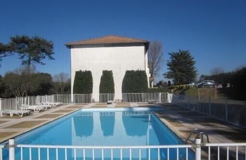 Kokotia Apartment | 250m from the beaches with pool, F3 with terrace and balcony st jean de luz