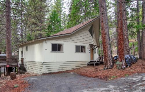 North Wawona Ski Chalet | 25A Villarreal Retreat