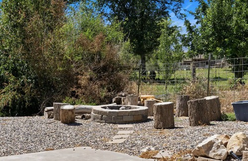 La Verkin House | 26+ Guest - Private Pool & Spa, UTAH PGA HOME