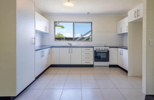 Rainbow Beach House | 26 Rumbalara Avenue Rainbow Beach Aircon Walk To Beach