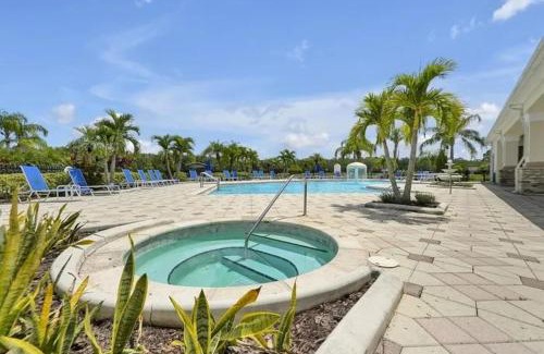 Trafalgar Village Villa | 2632 Pristine 5Bedroom At Resort