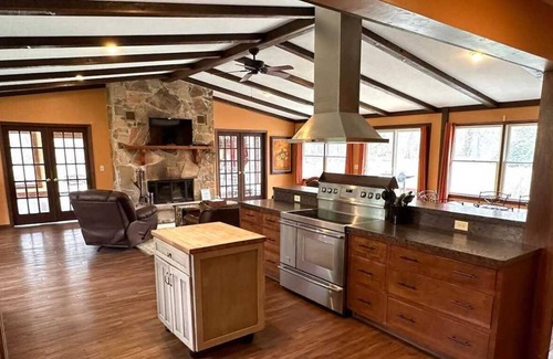 Austinburg House | 27 Acre Wine Country Estate