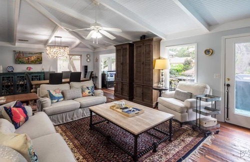 Folly Field House | 27 Moonshell - Tranquility in Folly Field, 3 minute walk to the beach